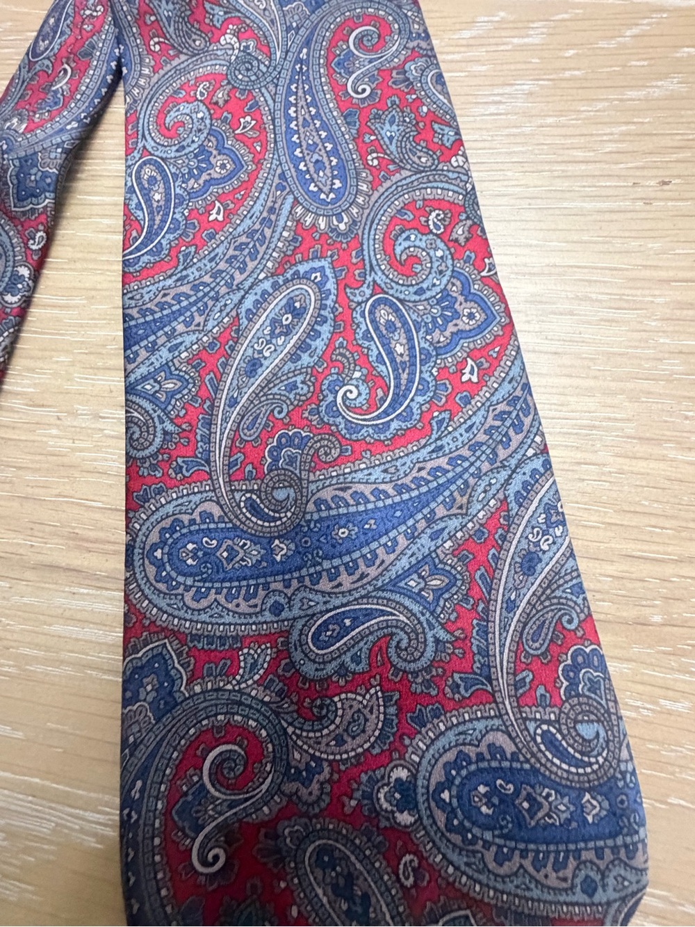 Lord & Taylor The Kensington Collection Men’s Paisley Tie Red Navy Blue - Picture 5 of 6